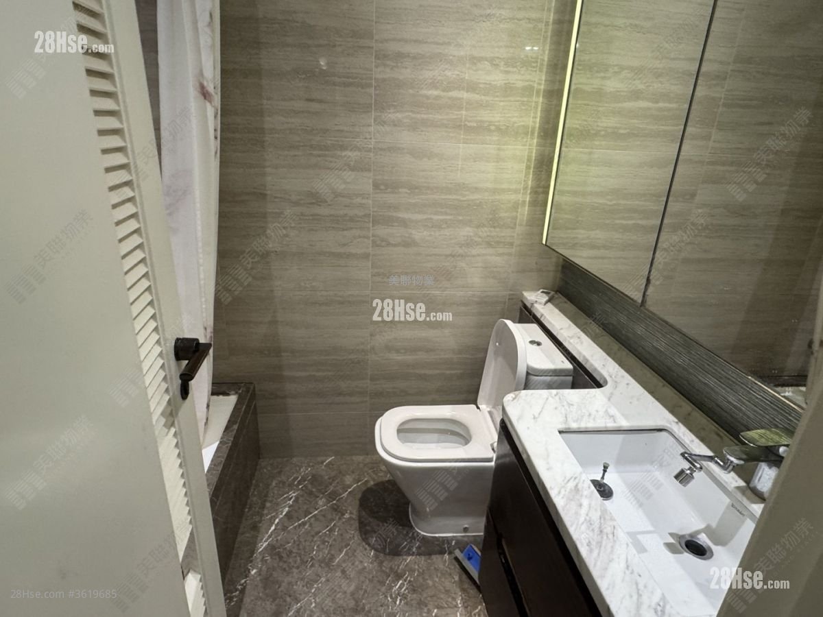 Savannah Sell 3 Bedrooms 759 ft² Savannah Sell 3 Bedrooms 759 ft²
