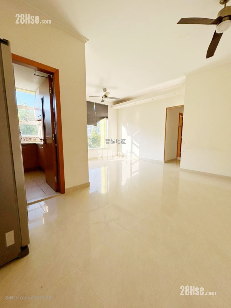 涟山 售盘 4 房 , 3 浴室 873 平方尺 涟山 售盘 4 房 , 3 浴室 873 平方尺