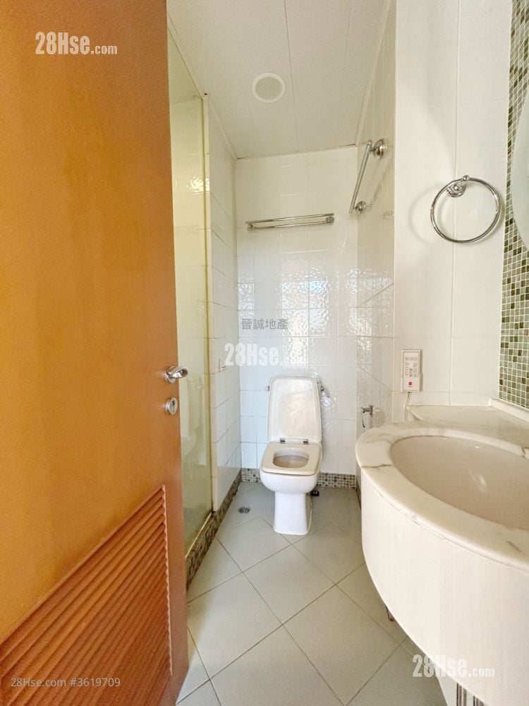 涟山 售盘 4 房 , 3 浴室 873 平方尺 涟山 售盘 4 房 , 3 浴室 873 平方尺