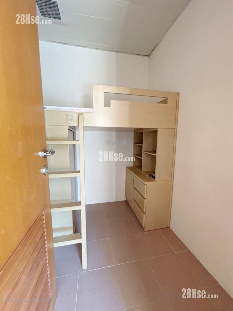 涟山 售盘 4 房 , 3 浴室 873 平方尺 涟山 售盘 4 房 , 3 浴室 873 平方尺