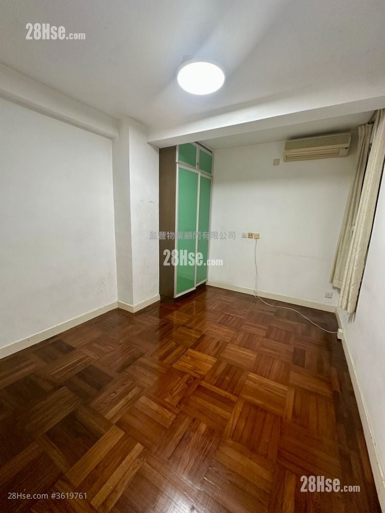 Phoenix Court Sell 3 Bedrooms , 2 Bathrooms 1,119 ft² Phoenix Court Sell 3 Bedrooms , 2 Bathrooms 1,119 ft²