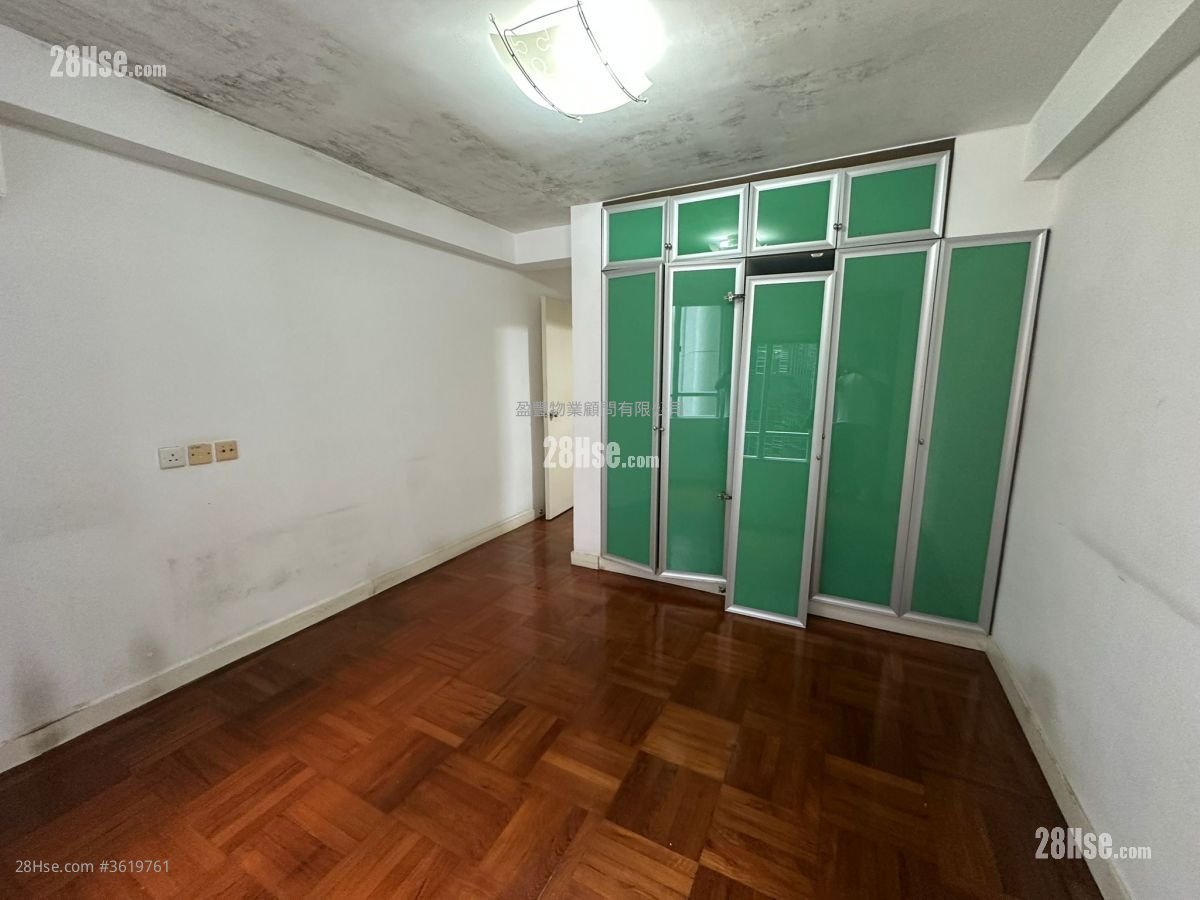 Phoenix Court Sell 3 Bedrooms , 2 Bathrooms 1,119 ft² Phoenix Court Sell 3 Bedrooms , 2 Bathrooms 1,119 ft²