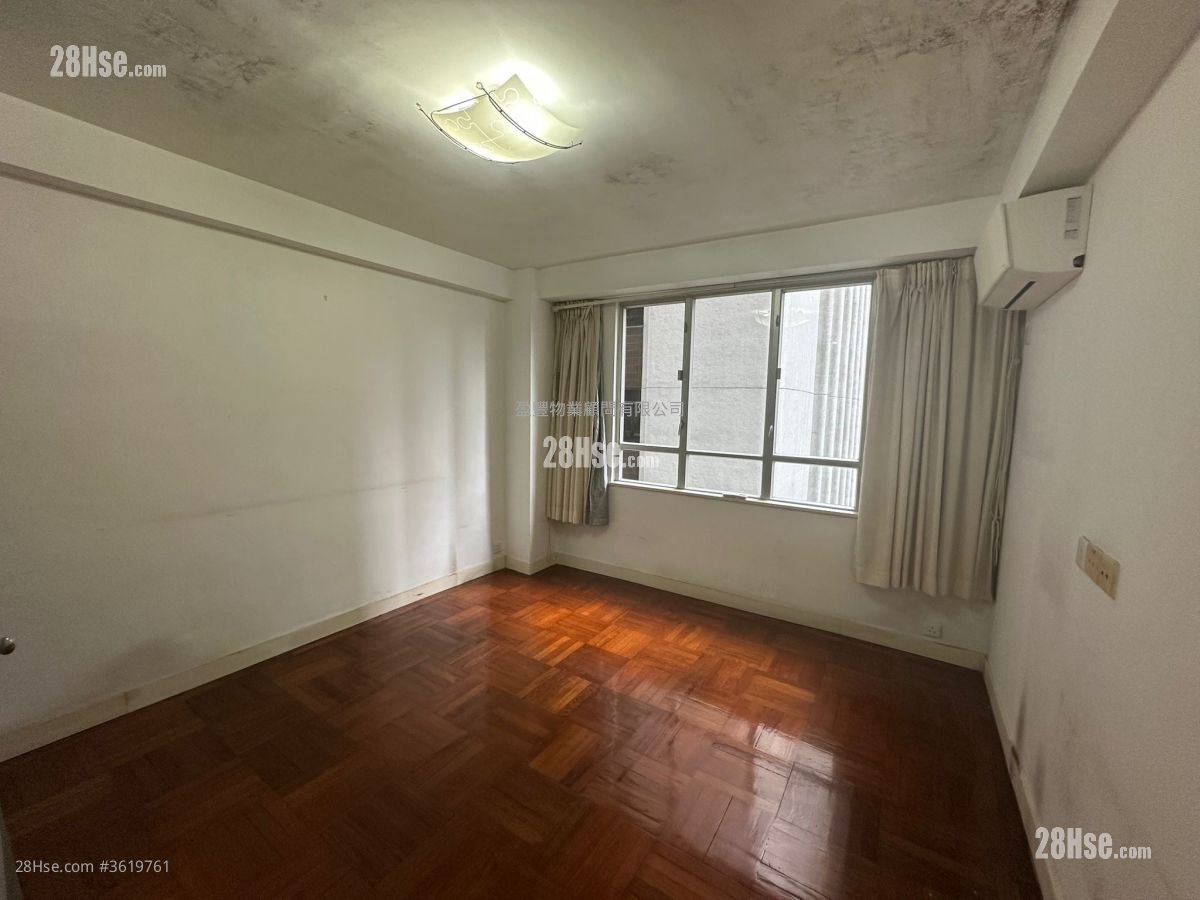 Phoenix Court Sell 3 Bedrooms , 2 Bathrooms 1,119 ft² Phoenix Court Sell 3 Bedrooms , 2 Bathrooms 1,119 ft²