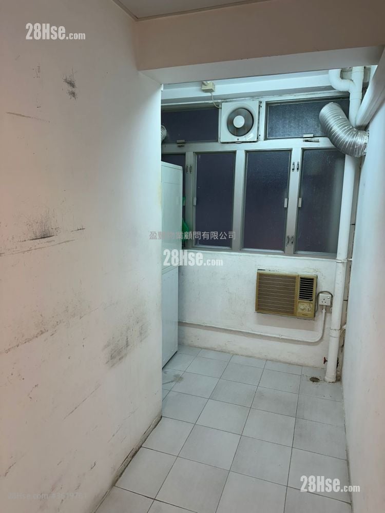 Phoenix Court Sell 3 Bedrooms , 2 Bathrooms 1,119 ft² Phoenix Court Sell 3 Bedrooms , 2 Bathrooms 1,119 ft²