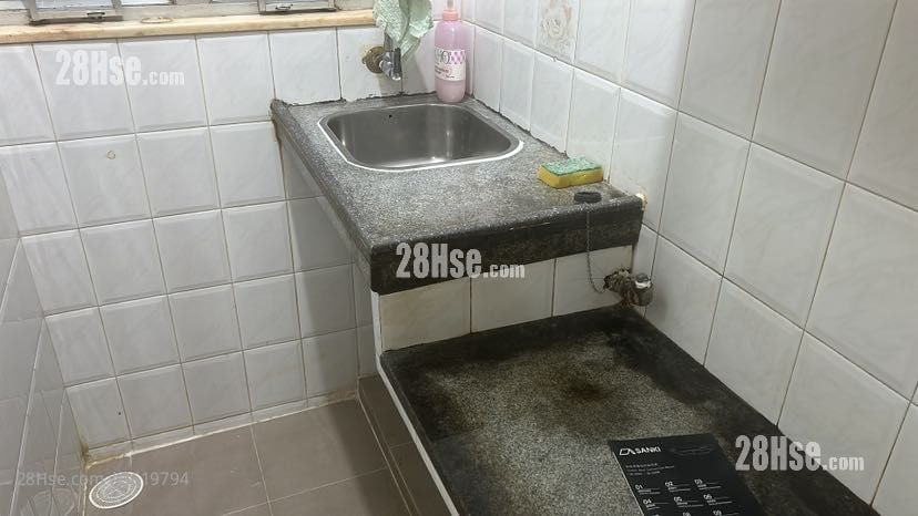 Hang Tung Building Rental 2 Bedrooms , 1 Bathroom 371 ft² Hang Tung Building Rental 2 Bedrooms , 1 Bathroom 371 ft²