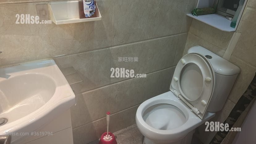 Hang Tung Building Rental 2 Bedrooms , 1 Bathroom 371 ft² Hang Tung Building Rental 2 Bedrooms , 1 Bathroom 371 ft²