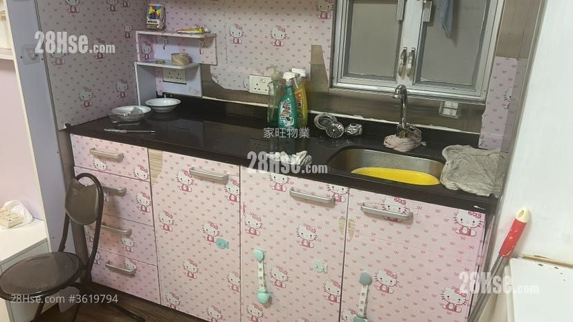 Hang Tung Building Rental 2 Bedrooms , 1 Bathroom 371 ft² Hang Tung Building Rental 2 Bedrooms , 1 Bathroom 371 ft²