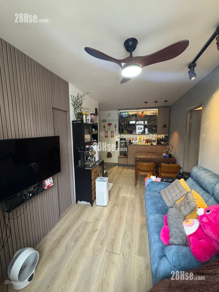 嘉順苑 售盤 3 房 , 1 浴室 449 平方呎