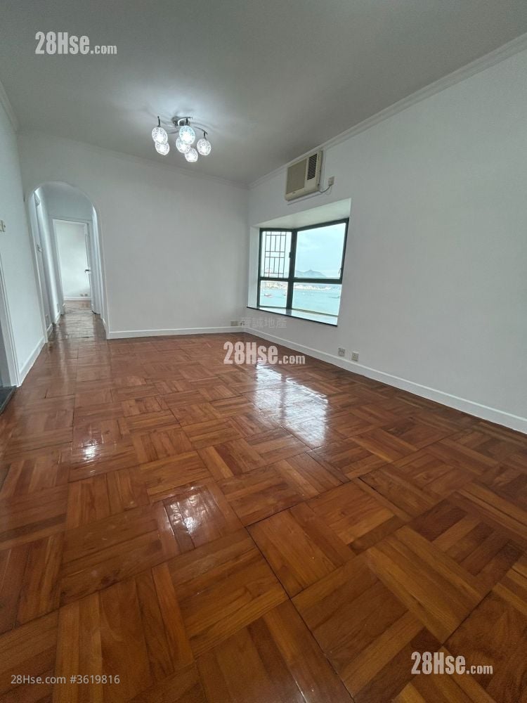 Sea Crest Villa Rental 3 Bedrooms , 2 Bathrooms 632 ft²