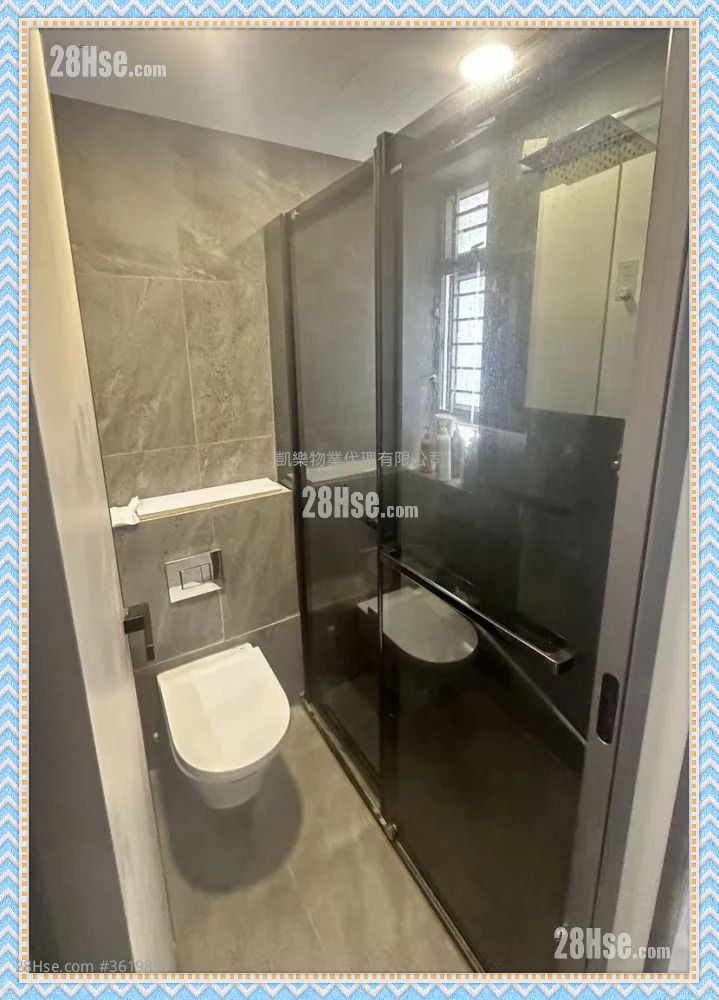 Kwun Tak Court Sell 2 Bedrooms , 1 Bathroom 449 ft² Kwun Tak Court Sell 2 Bedrooms , 1 Bathroom 449 ft²