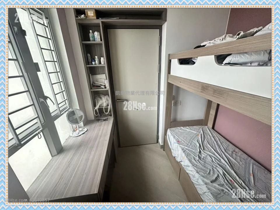 Kwun Tak Court Sell 2 Bedrooms , 1 Bathroom 449 ft² Kwun Tak Court Sell 2 Bedrooms , 1 Bathroom 449 ft²