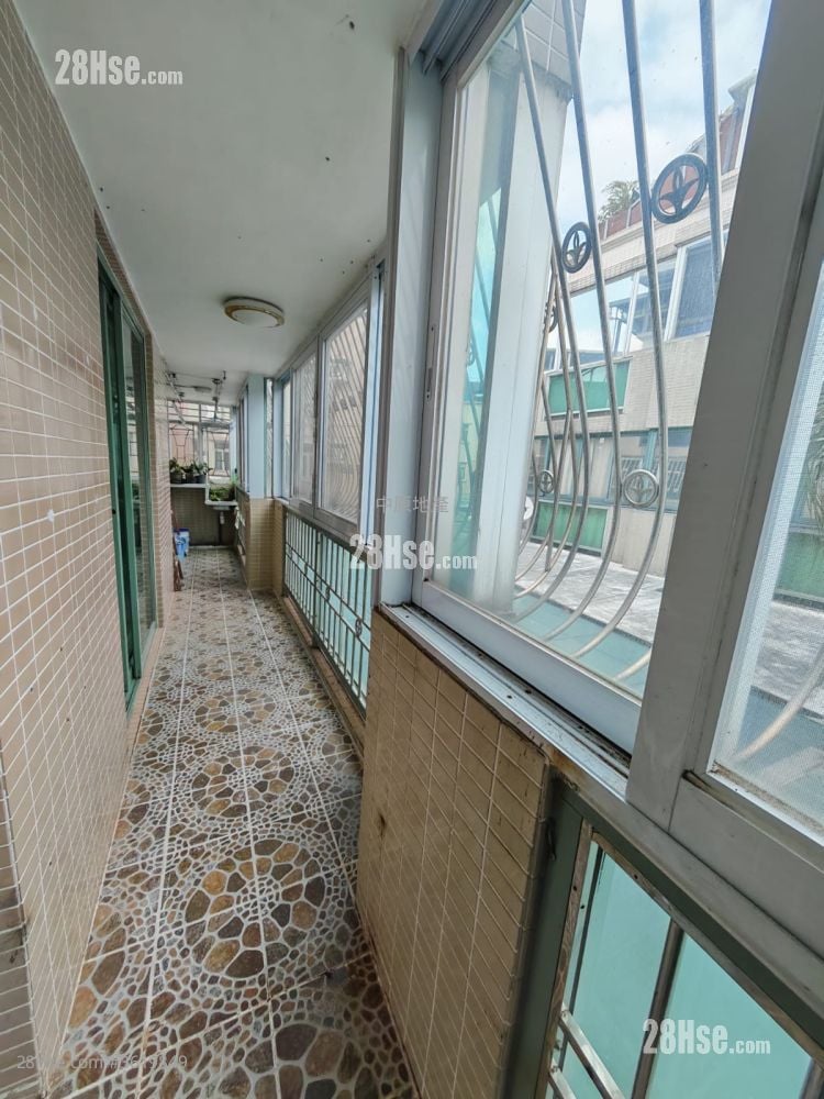 balcony: Wah On Villa Rental 700 ft² balcony: Wah On Villa Rental 700 ft²
