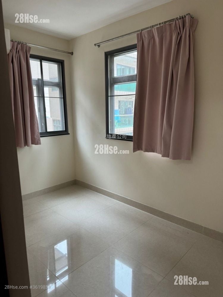 Village Rental 3 Bedrooms , 1 Bathroom 630 ft² Village Rental 3 Bedrooms , 1 Bathroom 630 ft²