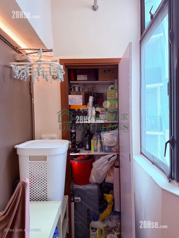 Smiling Court Sell 2 Bedrooms , 1 Bathroom 422 ft² Smiling Court Sell 2 Bedrooms , 1 Bathroom 422 ft²