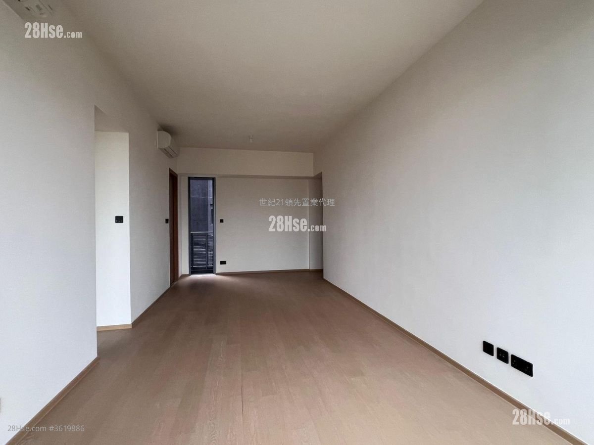 In One Rental 3 Bedrooms , 3 Bathrooms 904 ft² In One Rental 3 Bedrooms , 3 Bathrooms 904 ft²