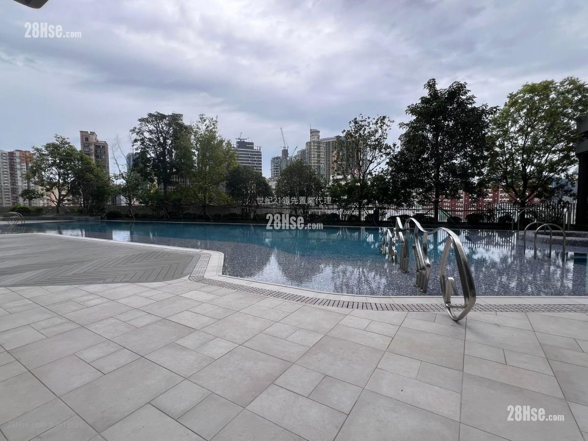 In One Rental 3 Bedrooms , 3 Bathrooms 904 ft² In One Rental 3 Bedrooms , 3 Bathrooms 904 ft²