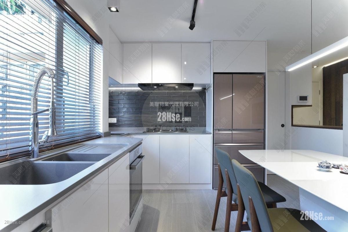 Mei Foo Sun Chuen Sell 3 Bedrooms 910 ft² Mei Foo Sun Chuen Sell 3 Bedrooms 910 ft²