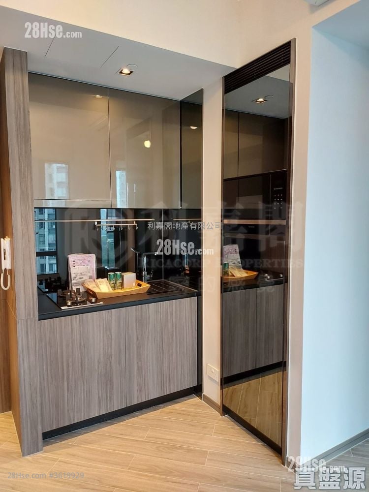 Reach Summit Rental 2 Bedrooms , 1 Bathroom 370 ft² Reach Summit Rental 2 Bedrooms , 1 Bathroom 370 ft²