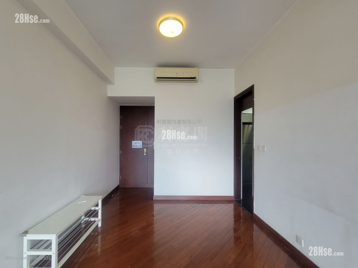 One Silversea Sell 3 Bedrooms , 2 Bathrooms 746 ft² One Silversea Sell 3 Bedrooms , 2 Bathrooms 746 ft²