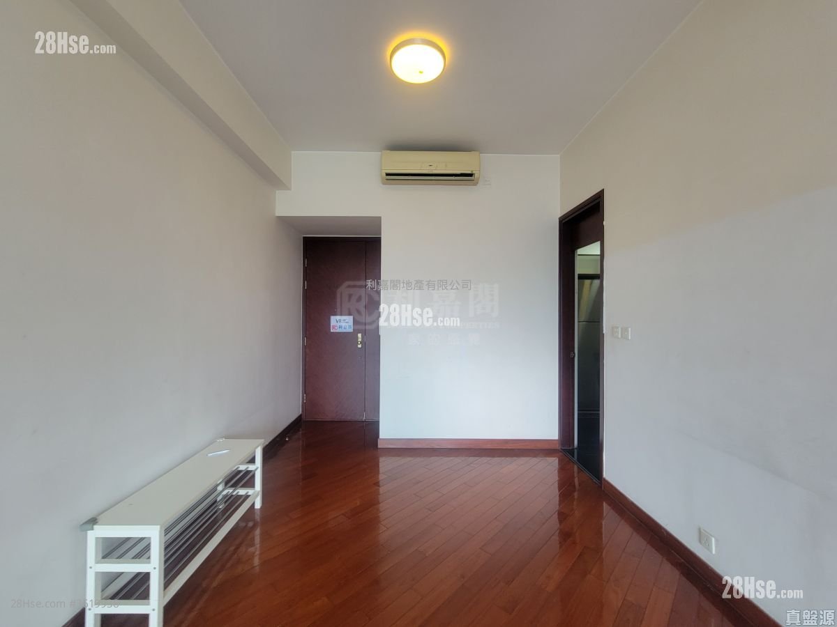 One Silversea Sell 3 Bedrooms , 2 Bathrooms 746 ft² One Silversea Sell 3 Bedrooms , 2 Bathrooms 746 ft²