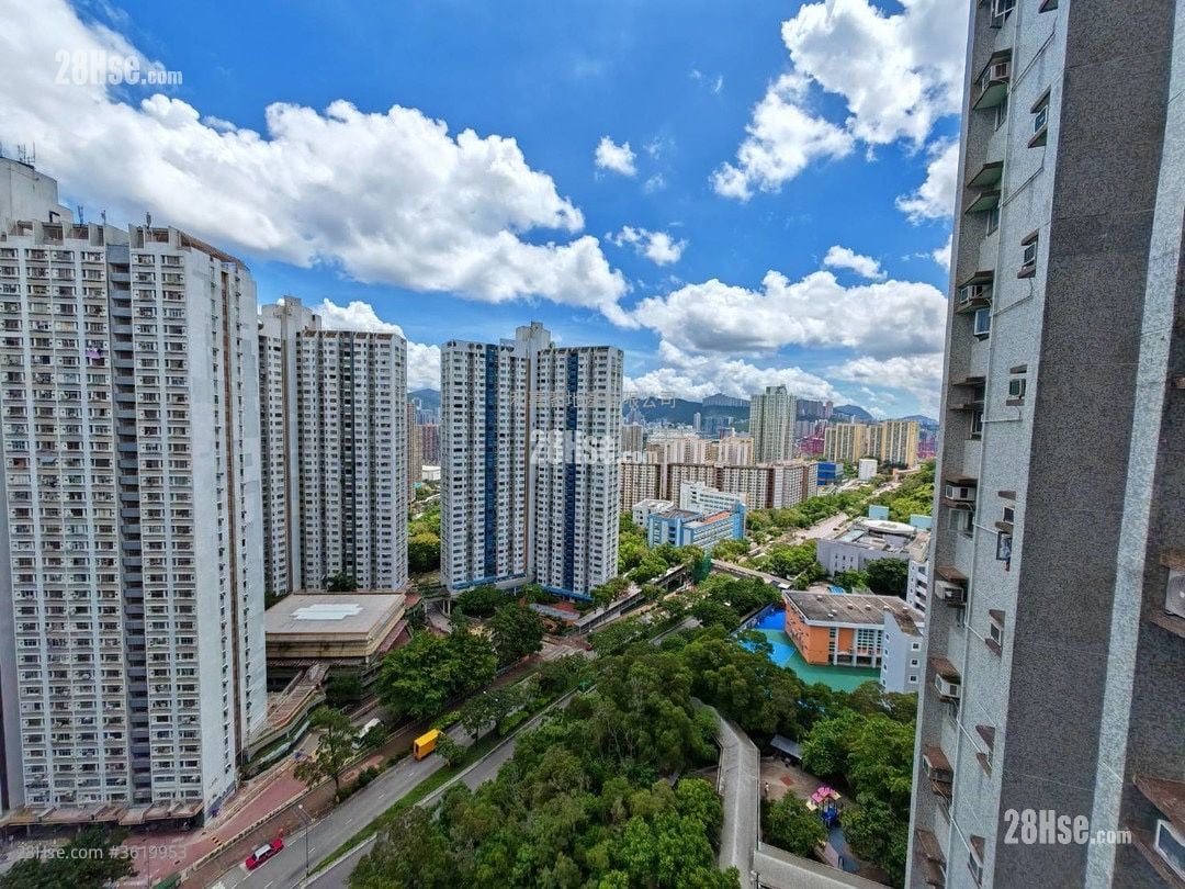 Ching Wah Court Sell 3 Bedrooms , 1 Bathroom 554 ft² Ching Wah Court Sell 3 Bedrooms , 1 Bathroom 554 ft²