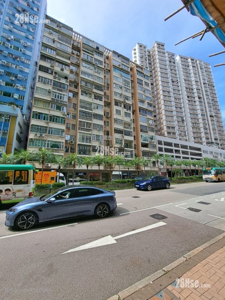 Imperial Court Sell 1,037 ft² Imperial Court Sell 1,037 ft²