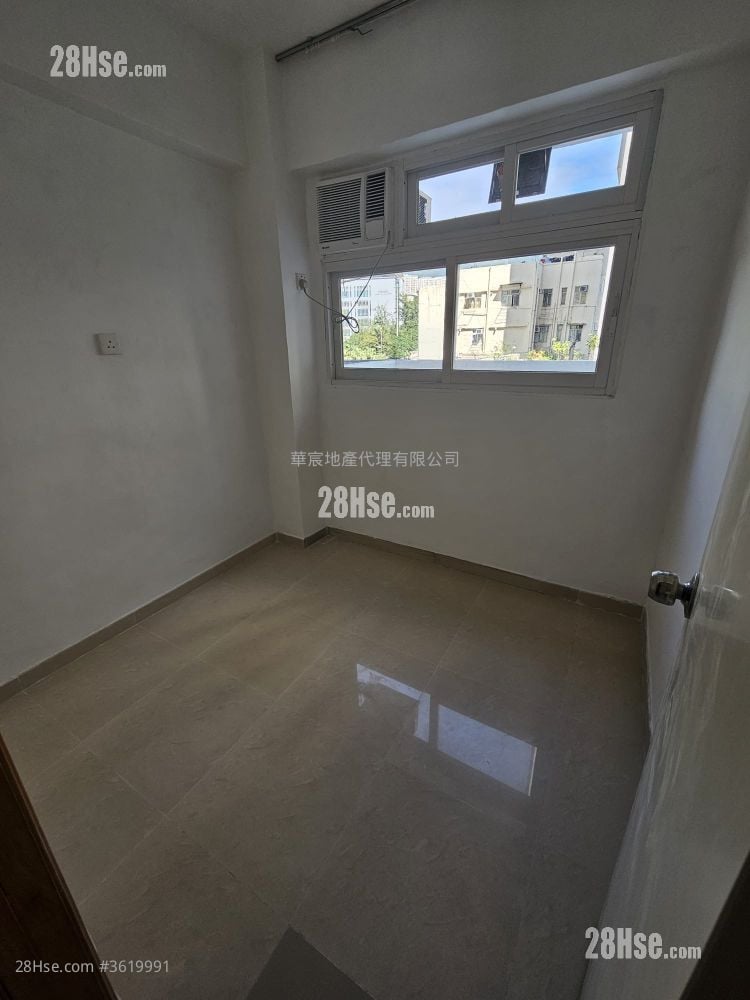 Tak Tai Building Rental 1 Bedroom , 1 Bathroom 420 ft² Tak Tai Building Rental 1 Bedroom , 1 Bathroom 420 ft²