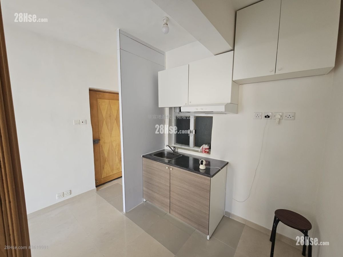Tak Tai Building Rental 1 Bedroom , 1 Bathroom 420 ft² Tak Tai Building Rental 1 Bedroom , 1 Bathroom 420 ft²