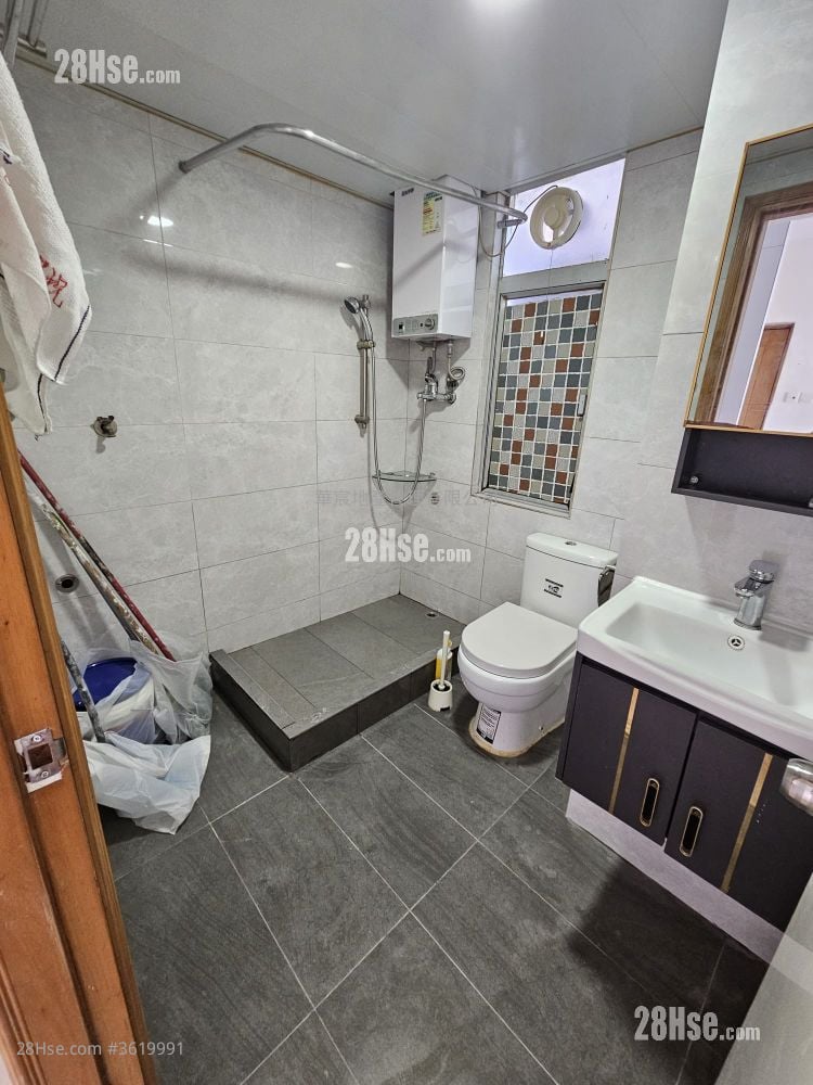 Tak Tai Building Rental 1 Bedroom , 1 Bathroom 420 ft² Tak Tai Building Rental 1 Bedroom , 1 Bathroom 420 ft²