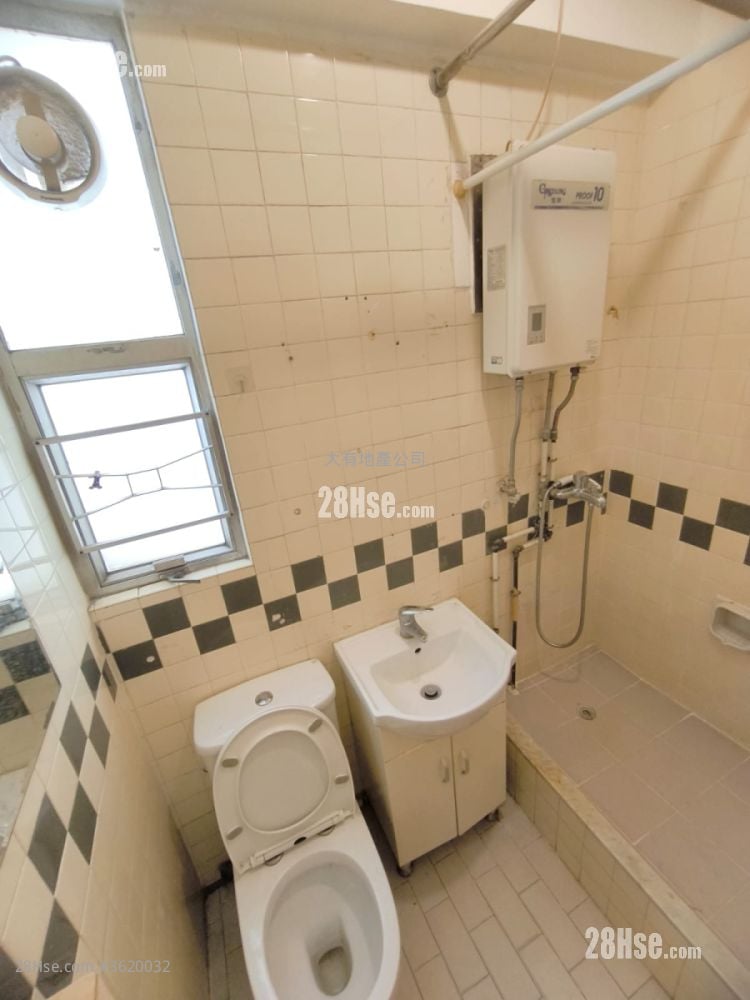 bathroom: Wing Fu Mansion Rental 2 Bedrooms , 1 Bathroom 323 ft² bathroom: Wing Fu Mansion Rental 2 Bedrooms , 1 Bathroom 323 ft²