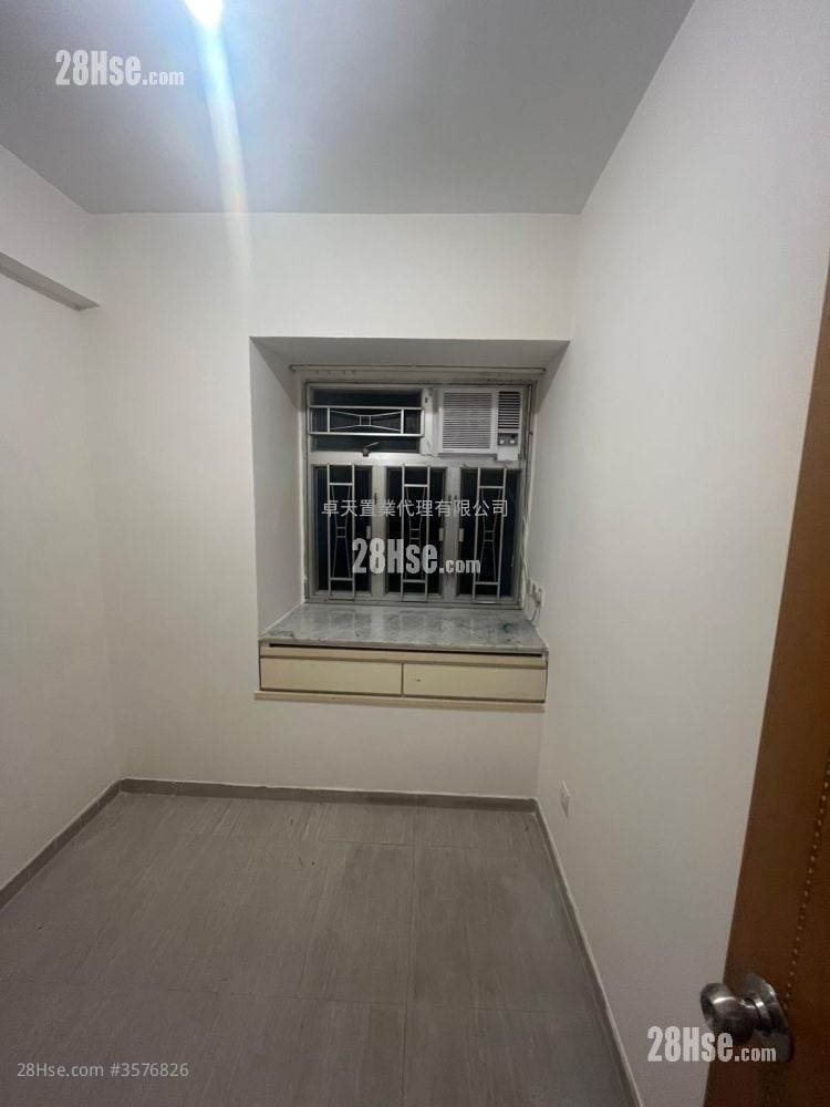 嘉景花园 售盘 3 房 , 1 浴室 448 平方尺 嘉景花园 售盘 3 房 , 1 浴室 448 平方尺