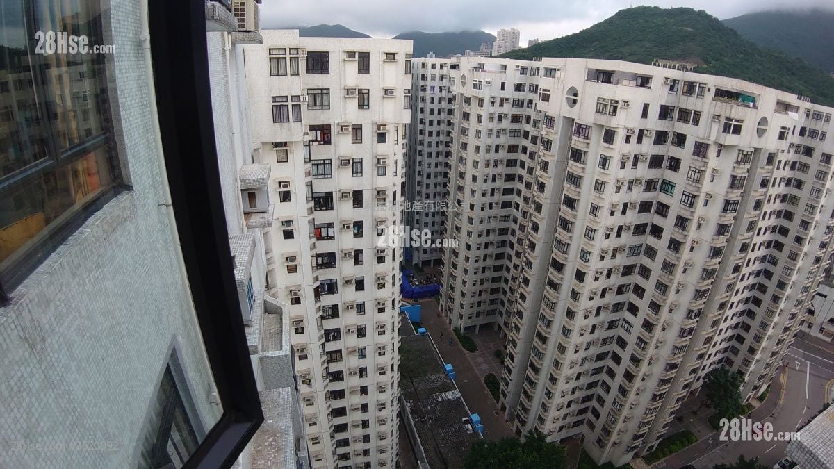 Heng Fa Chuen Sell 3 Bedrooms , 1 Bathroom 563 ft² Heng Fa Chuen Sell 3 Bedrooms , 1 Bathroom 563 ft²