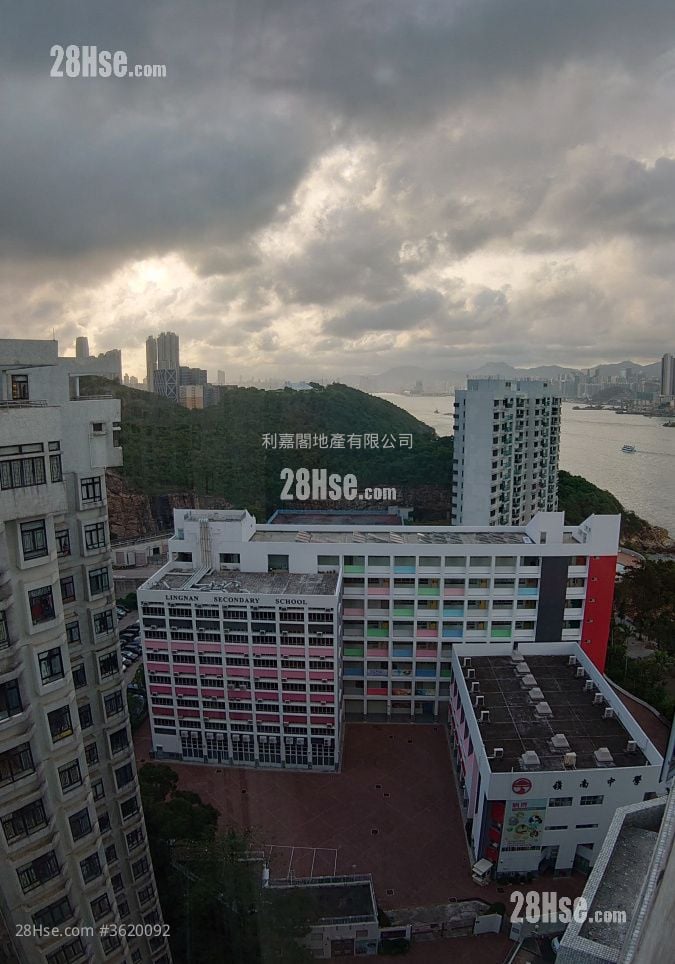 Heng Fa Chuen Sell 3 Bedrooms , 1 Bathroom 563 ft² Heng Fa Chuen Sell 3 Bedrooms , 1 Bathroom 563 ft²