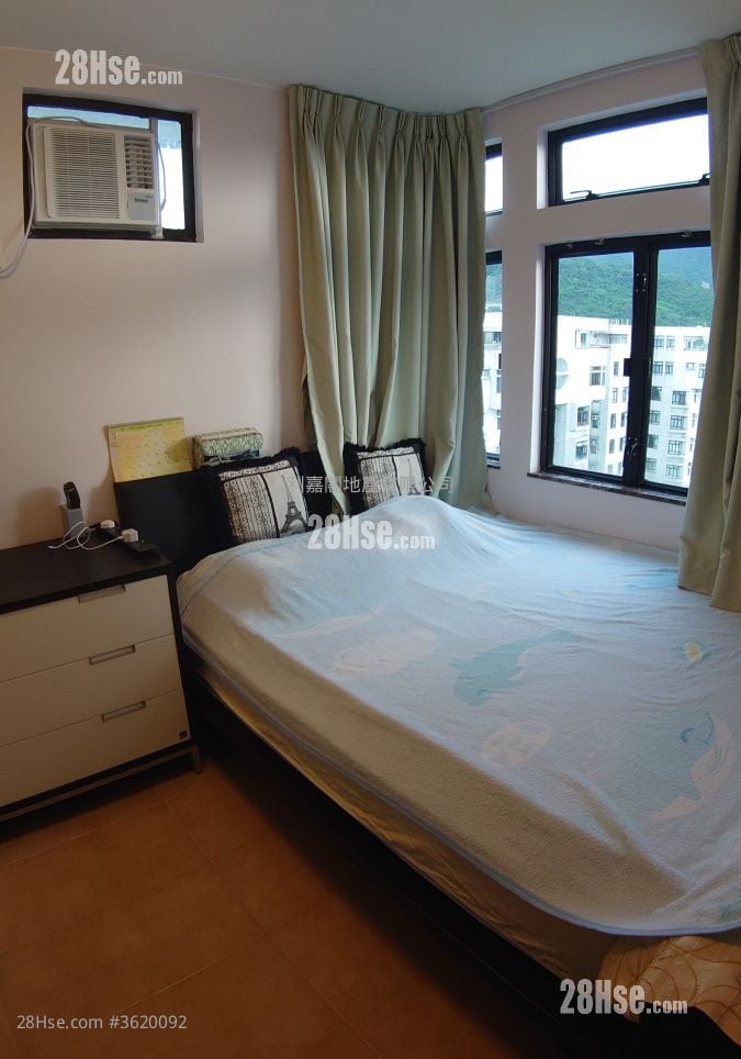 Heng Fa Chuen Sell 3 Bedrooms , 1 Bathroom 563 ft² Heng Fa Chuen Sell 3 Bedrooms , 1 Bathroom 563 ft²
