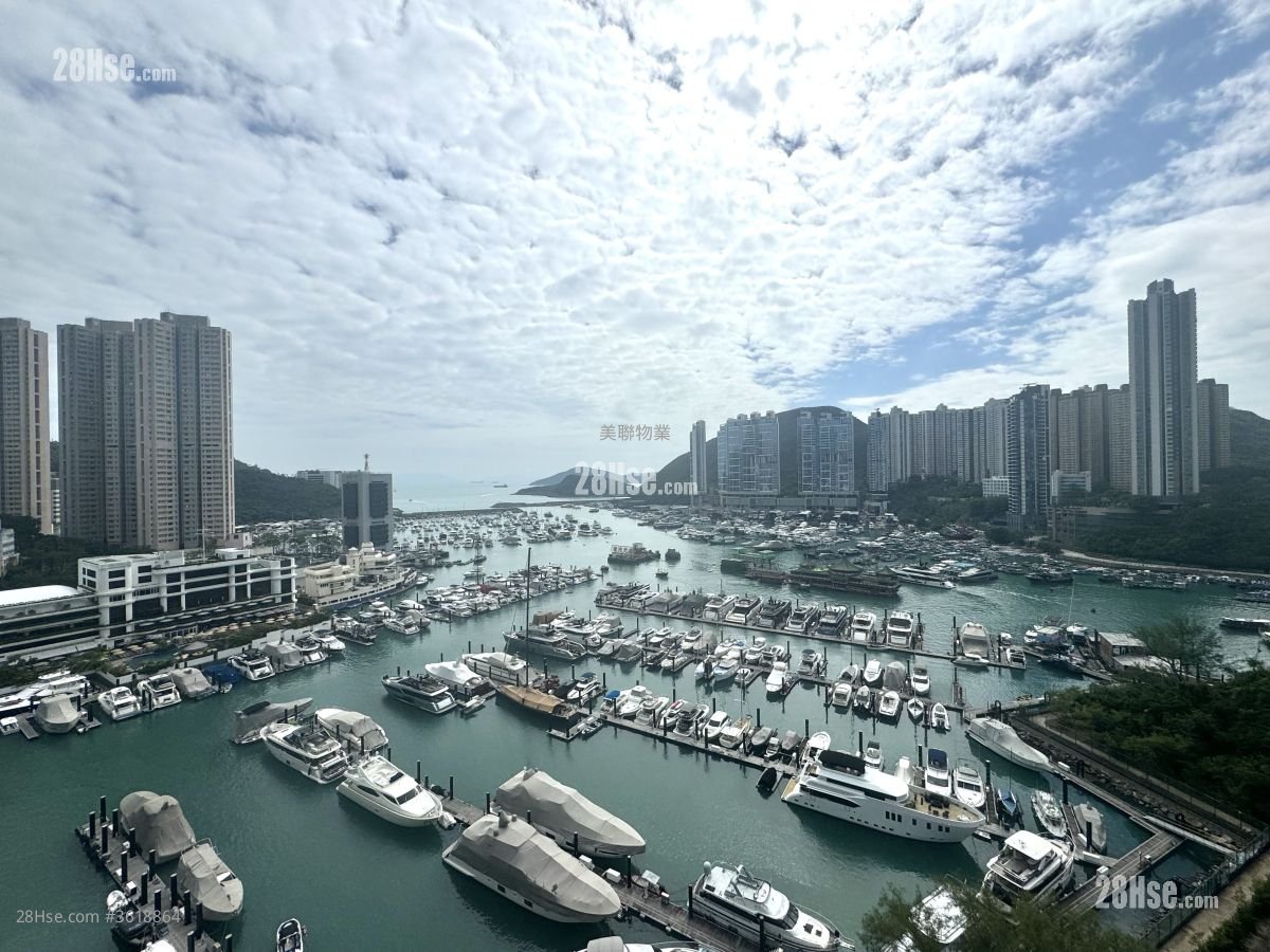 Marinella Rental 4 Bedrooms , 2 Bathrooms 1,949 ft²