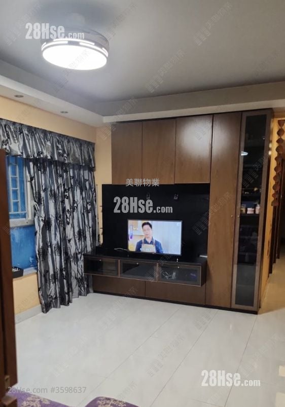 Sereno Verde Sell 4 Bedrooms , 2 Bathrooms 769 ft²