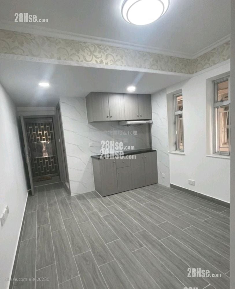 Chung Wo Building Sell 2 Bedrooms 400 ft² Chung Wo Building Sell 2 Bedrooms 400 ft²