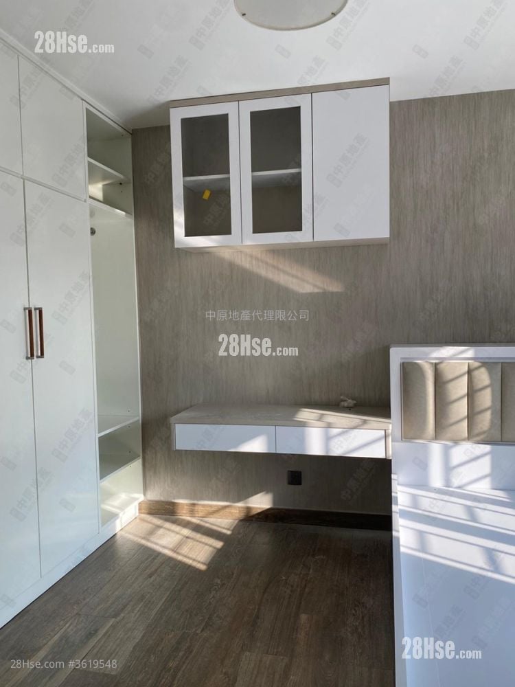 New Town Plaza Sell 3 Bedrooms , 2 Bathrooms 640 ft² New Town Plaza Sell 3 Bedrooms , 2 Bathrooms 640 ft²