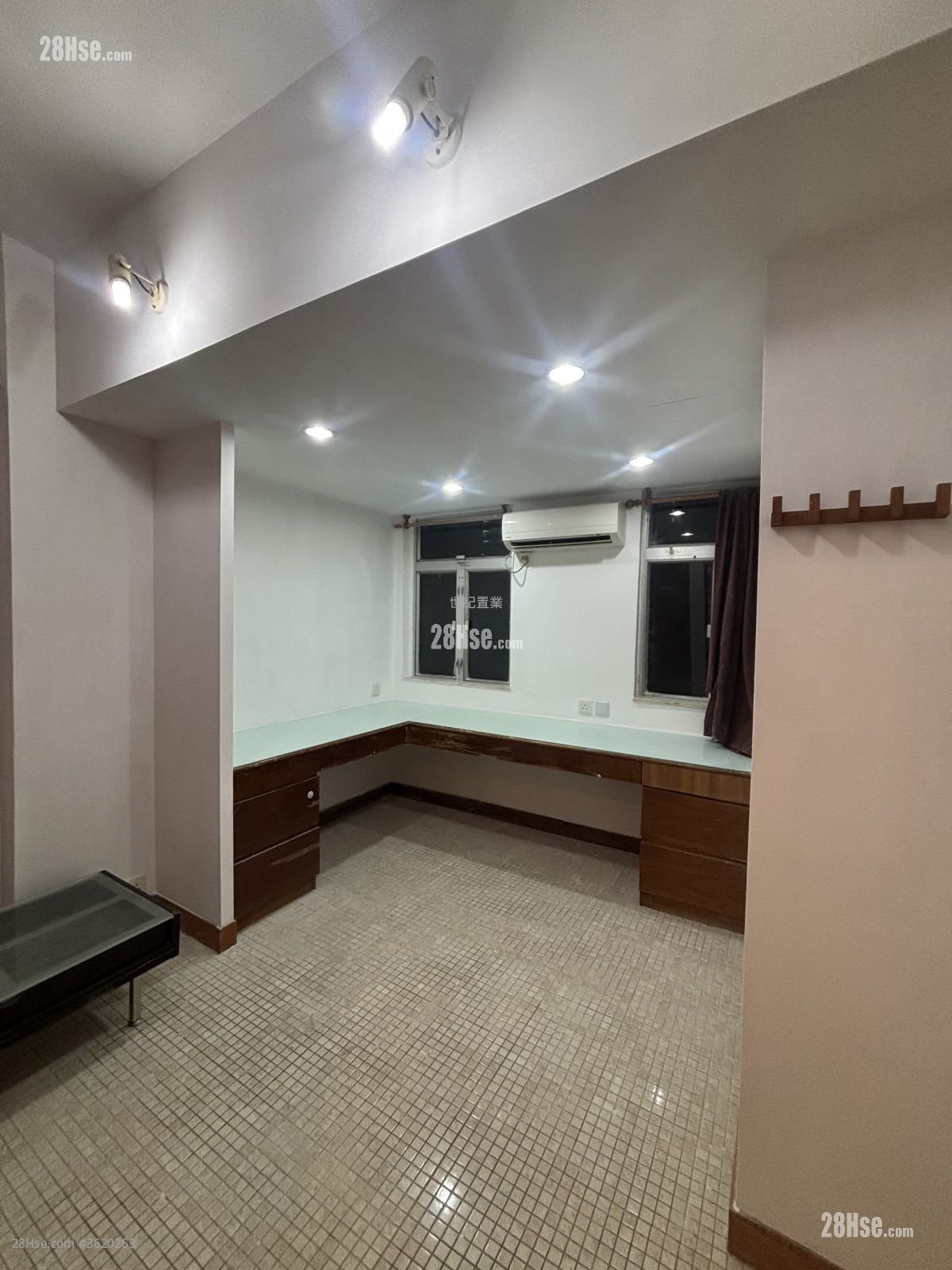 單幢樓房 租盤 2 浴室 670 平方呎 單幢樓房 租盤 2 浴室 670 平方呎