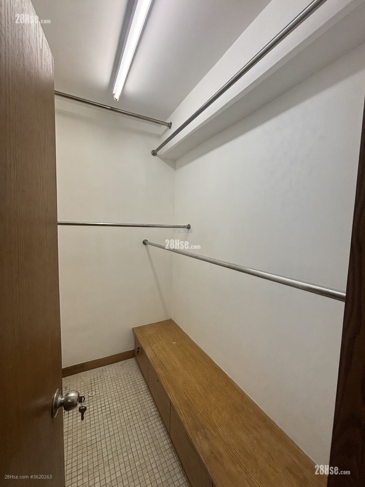 單幢樓房 租盤 2 浴室 670 平方呎 單幢樓房 租盤 2 浴室 670 平方呎