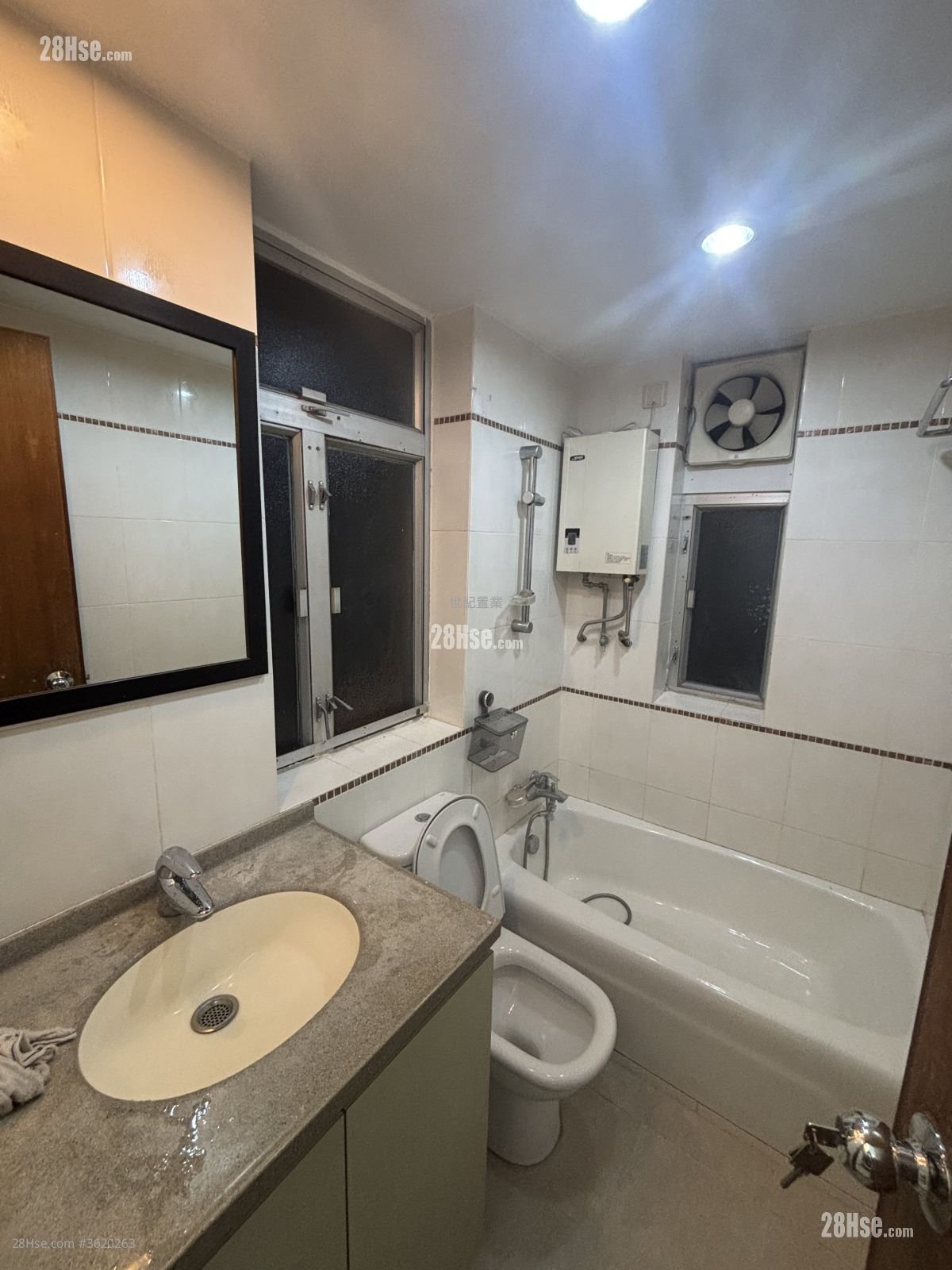 單幢樓房 租盤 2 浴室 670 平方呎 單幢樓房 租盤 2 浴室 670 平方呎