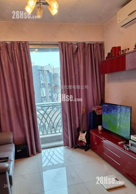 Uptown Sell 3 Bedrooms 760 ft² Uptown Sell 3 Bedrooms 760 ft²