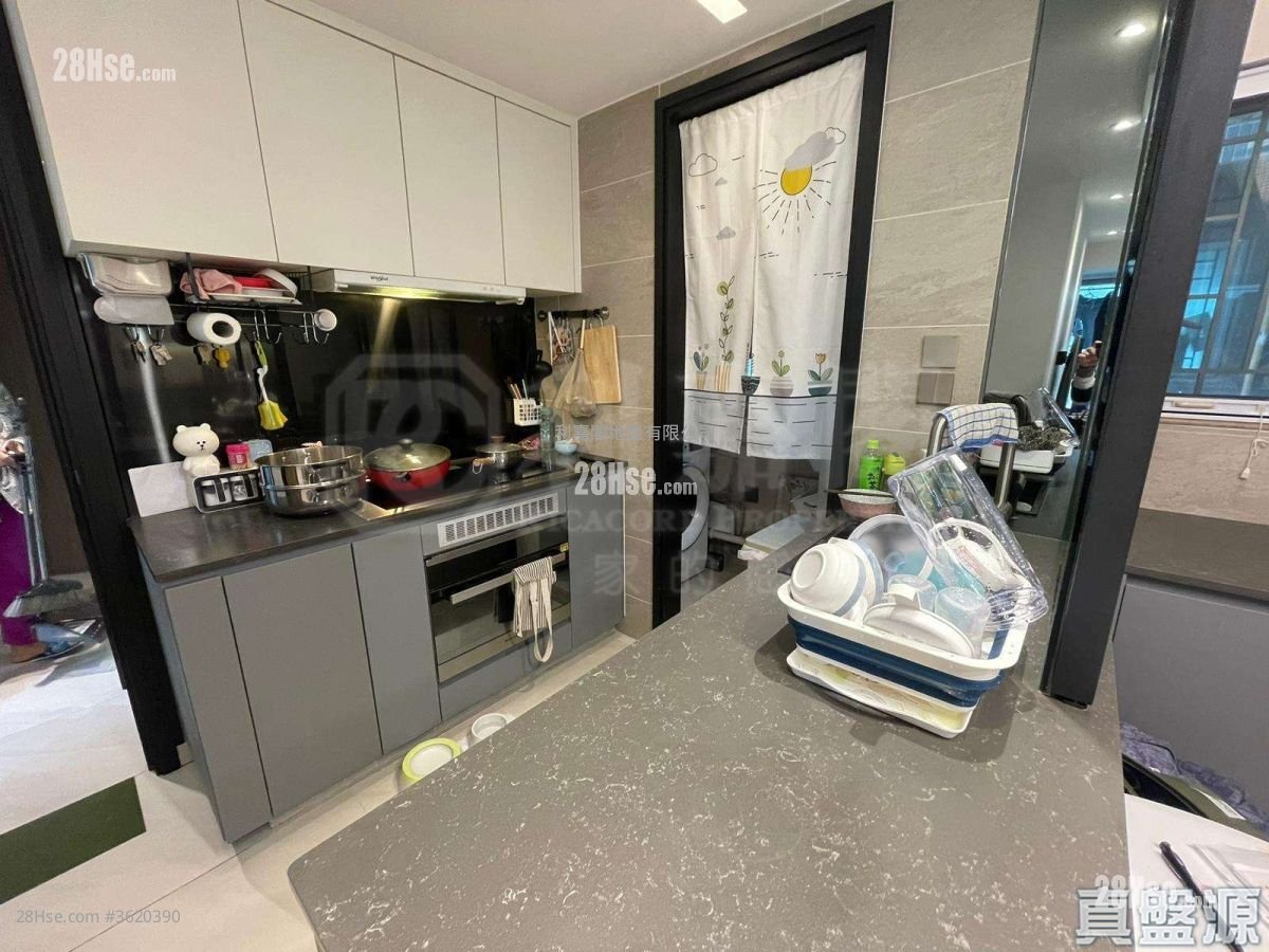 碧海藍天 售盤 2 房 , 1 浴室 577 平方呎 碧海藍天 售盤 2 房 , 1 浴室 577 平方呎