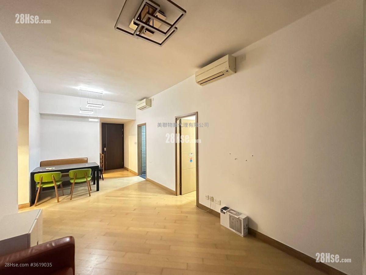 The Riverpark Rental 826 ft²