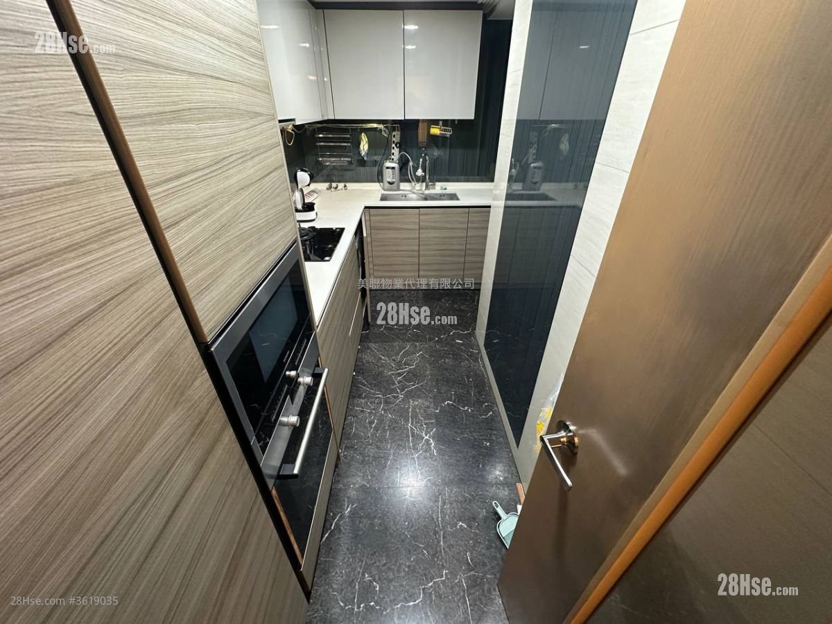 The Riverpark Rental 826 ft² The Riverpark Rental 826 ft²