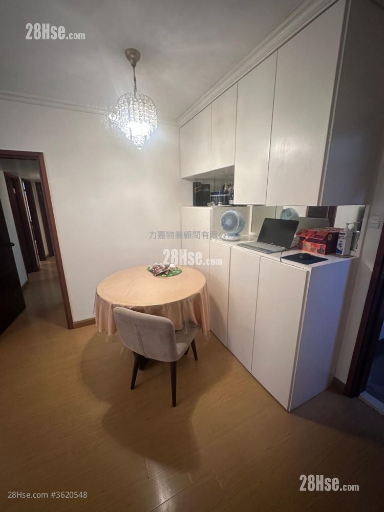 Beverley Heights Sell 3 Bedrooms , 2 Bathrooms 718 ft² Beverley Heights Sell 3 Bedrooms , 2 Bathrooms 718 ft²