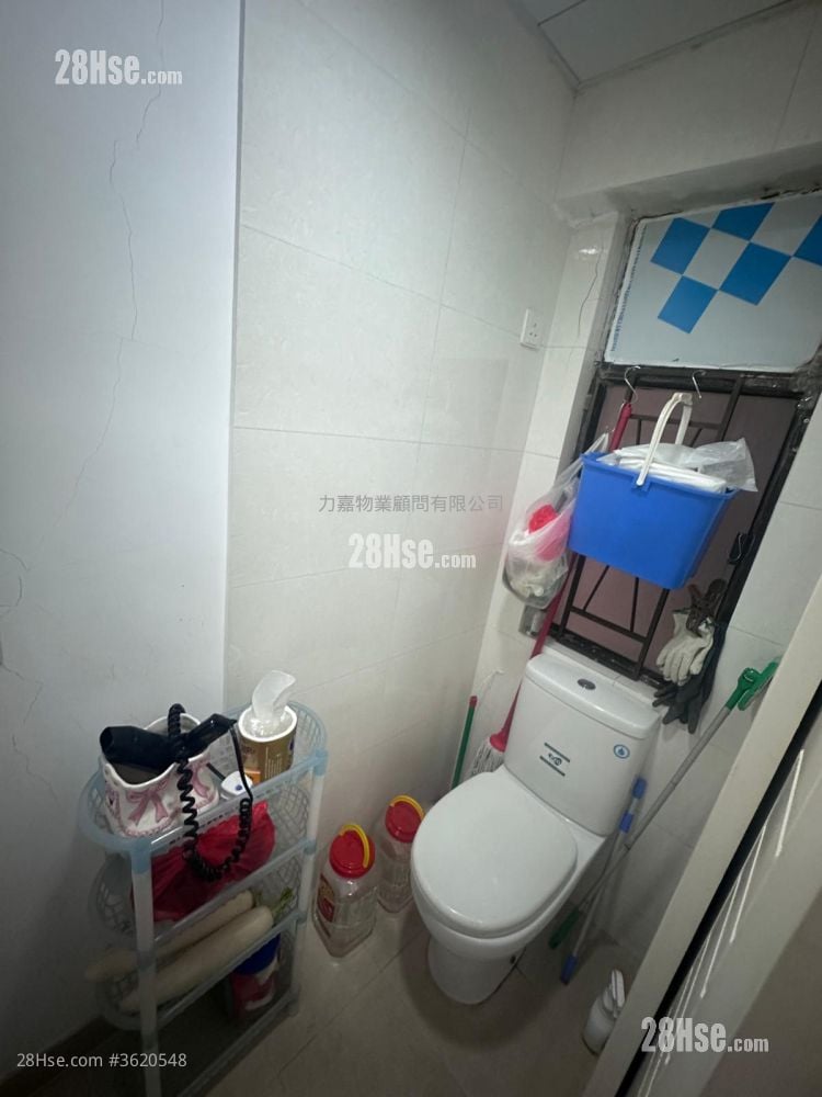 Beverley Heights Sell 3 Bedrooms , 2 Bathrooms 718 ft² Beverley Heights Sell 3 Bedrooms , 2 Bathrooms 718 ft²