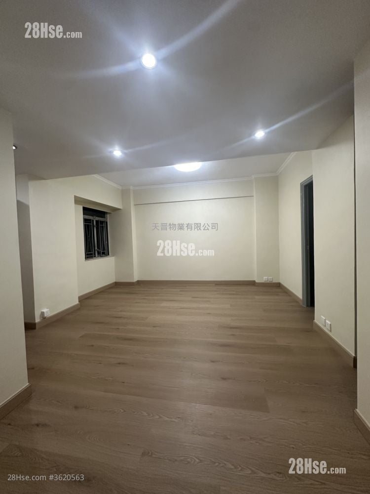 Kwong Yiu Mansion  Sell 3 Bedrooms , 1 Bathroom 574 ft² Kwong Yiu Mansion  Sell 3 Bedrooms , 1 Bathroom 574 ft²