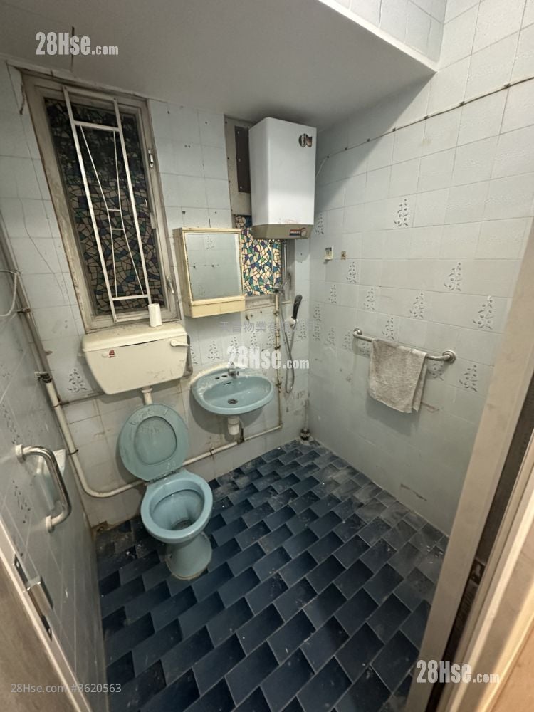 Kwong Yiu Mansion  Sell 3 Bedrooms , 1 Bathroom 574 ft² Kwong Yiu Mansion  Sell 3 Bedrooms , 1 Bathroom 574 ft²