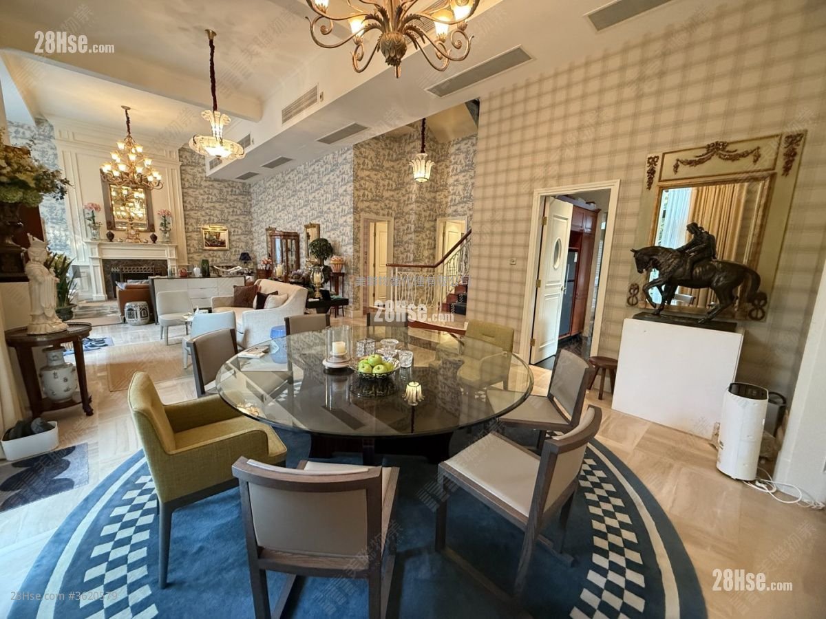 The Royal Oaks Sell 5+ Bedrooms 3,003 ft² The Royal Oaks Sell 5+ Bedrooms 3,003 ft²